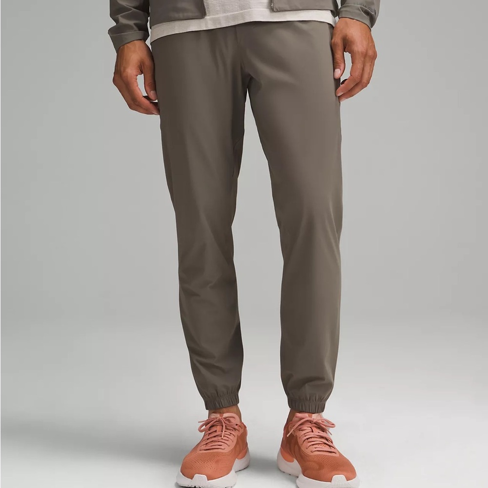 Mens Medium Lululemon Pace Breaker Jogger Regular